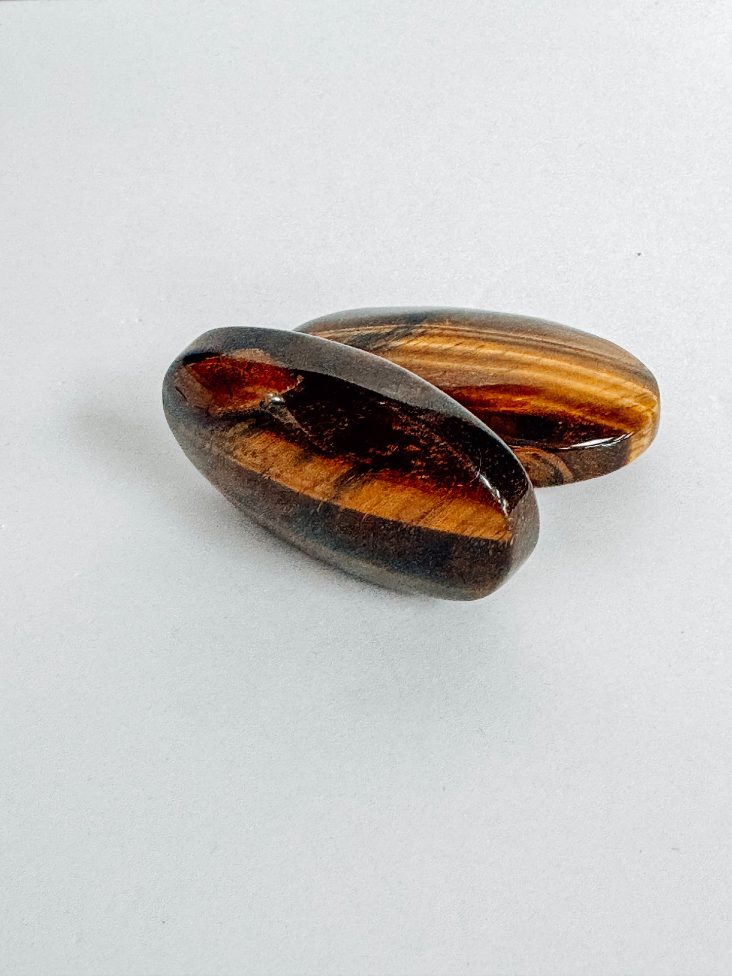 Tigers eye palm stone